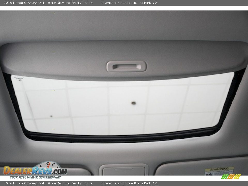 2016 Honda Odyssey EX-L White Diamond Pearl / Truffle Photo #17
