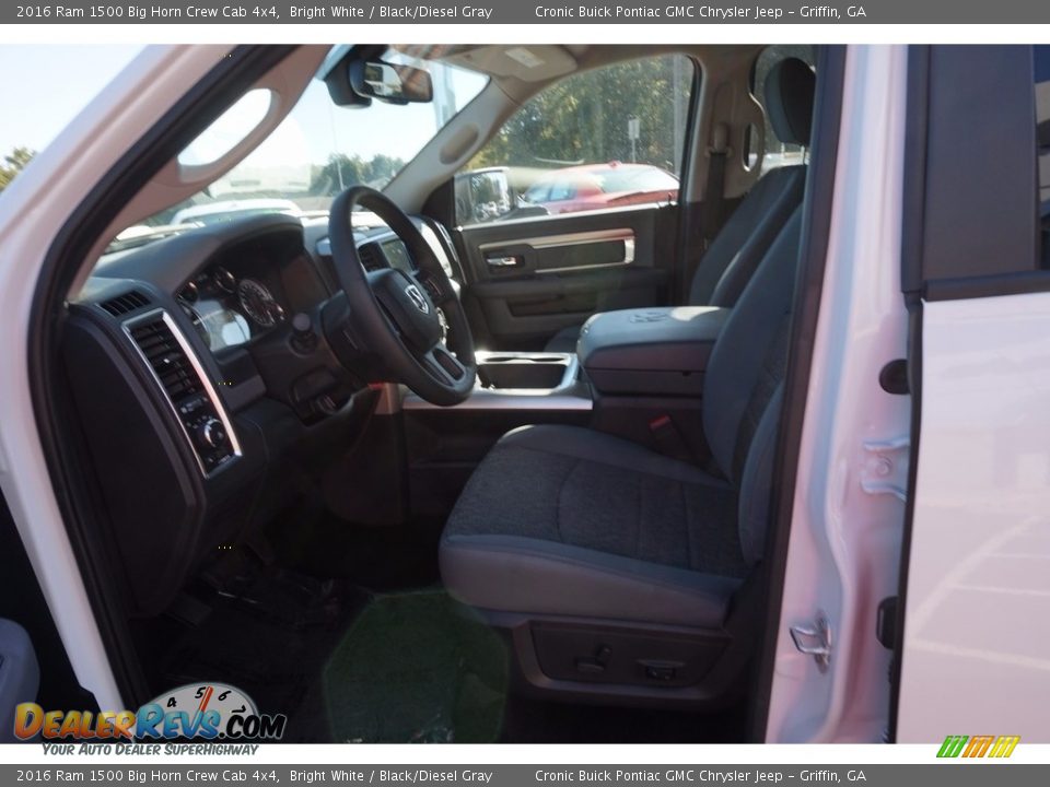 2016 Ram 1500 Big Horn Crew Cab 4x4 Bright White / Black/Diesel Gray Photo #9