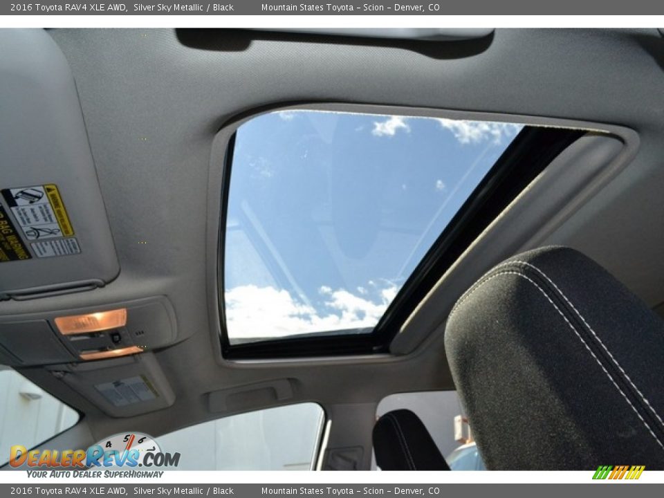2016 Toyota RAV4 XLE AWD Silver Sky Metallic / Black Photo #14