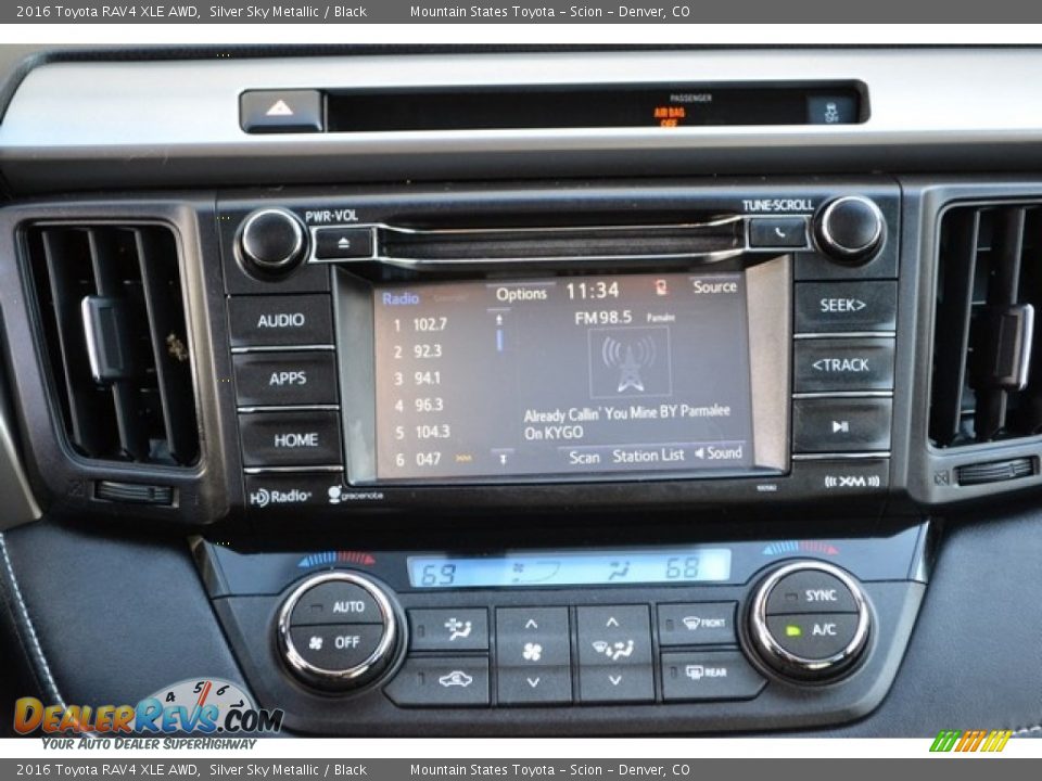 2016 Toyota RAV4 XLE AWD Silver Sky Metallic / Black Photo #16
