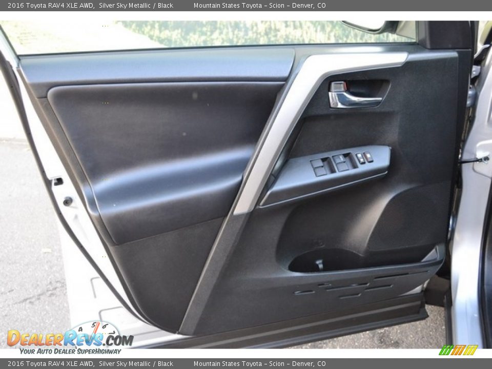 2016 Toyota RAV4 XLE AWD Silver Sky Metallic / Black Photo #25