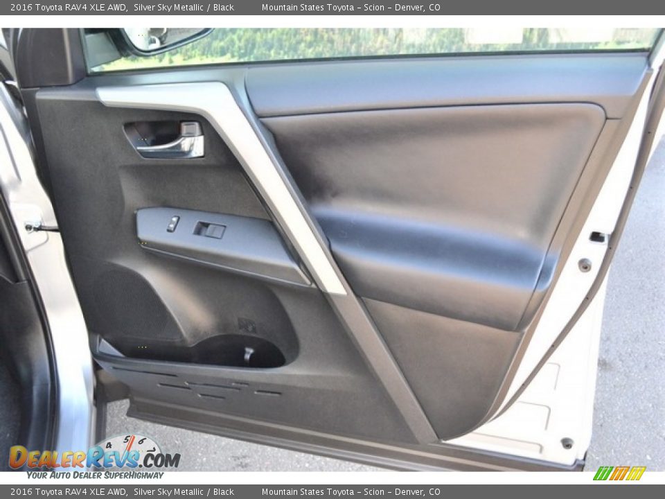 2016 Toyota RAV4 XLE AWD Silver Sky Metallic / Black Photo #26