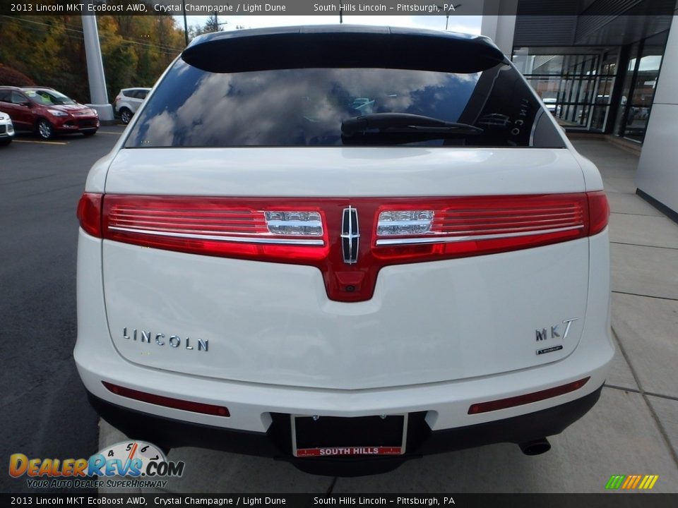 2013 Lincoln MKT EcoBoost AWD Crystal Champagne / Light Dune Photo #4
