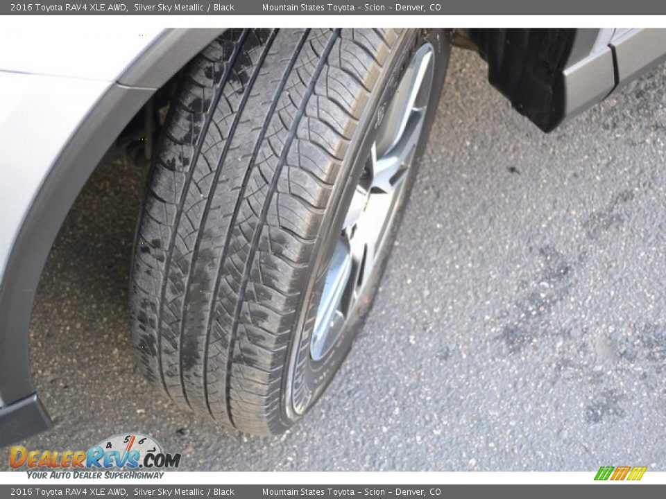 2016 Toyota RAV4 XLE AWD Silver Sky Metallic / Black Photo #29