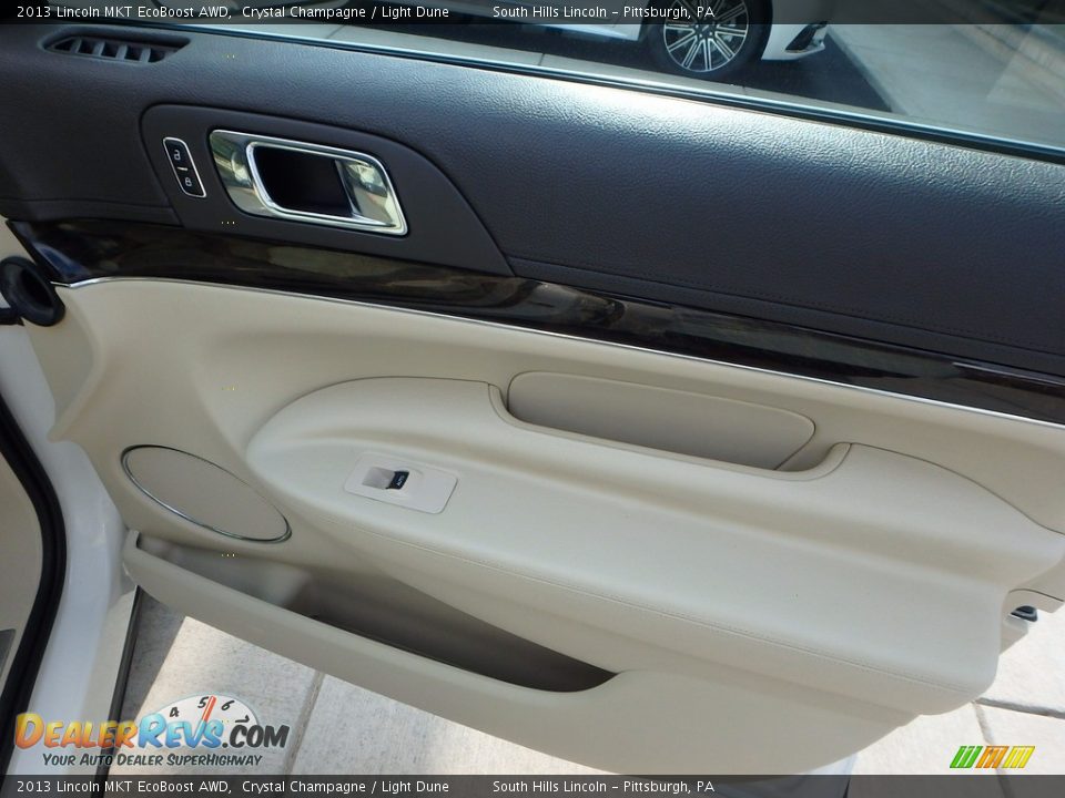 2013 Lincoln MKT EcoBoost AWD Crystal Champagne / Light Dune Photo #12