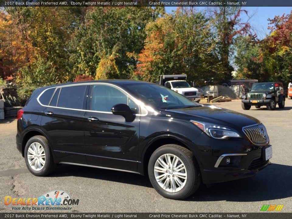 Front 3/4 View of 2017 Buick Envision Preferred AWD Photo #3