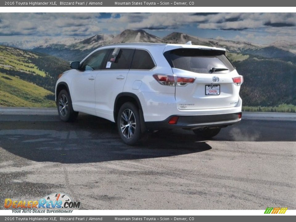 2016 Toyota Highlander XLE Blizzard Pearl / Almond Photo #3