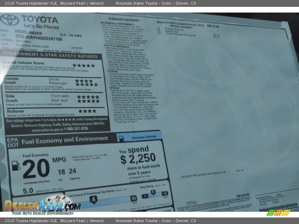 2016 Toyota Highlander XLE Blizzard Pearl / Almond Photo #11