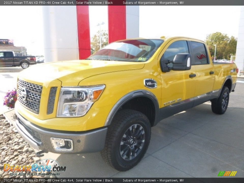Front 3/4 View of 2017 Nissan TITAN XD PRO-4X Crew Cab 4x4 Photo #10