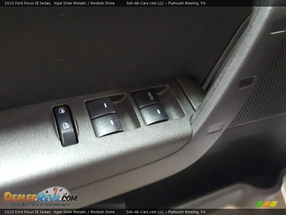 2010 Ford Focus SE Sedan Ingot Silver Metallic / Medium Stone Photo #12