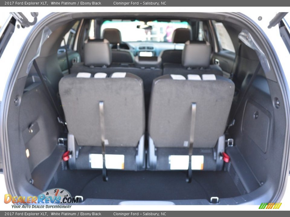 2017 Ford Explorer XLT White Platinum / Ebony Black Photo #9