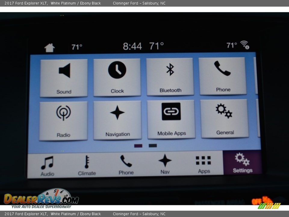 2017 Ford Explorer XLT White Platinum / Ebony Black Photo #12