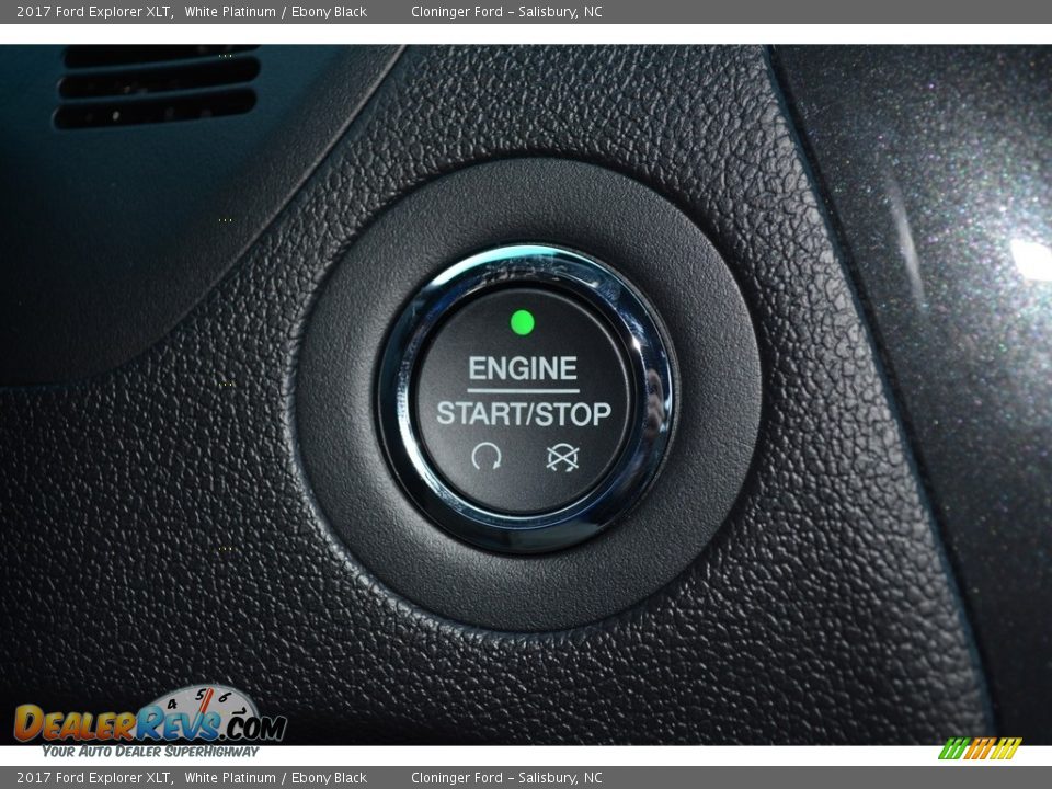 2017 Ford Explorer XLT White Platinum / Ebony Black Photo #21