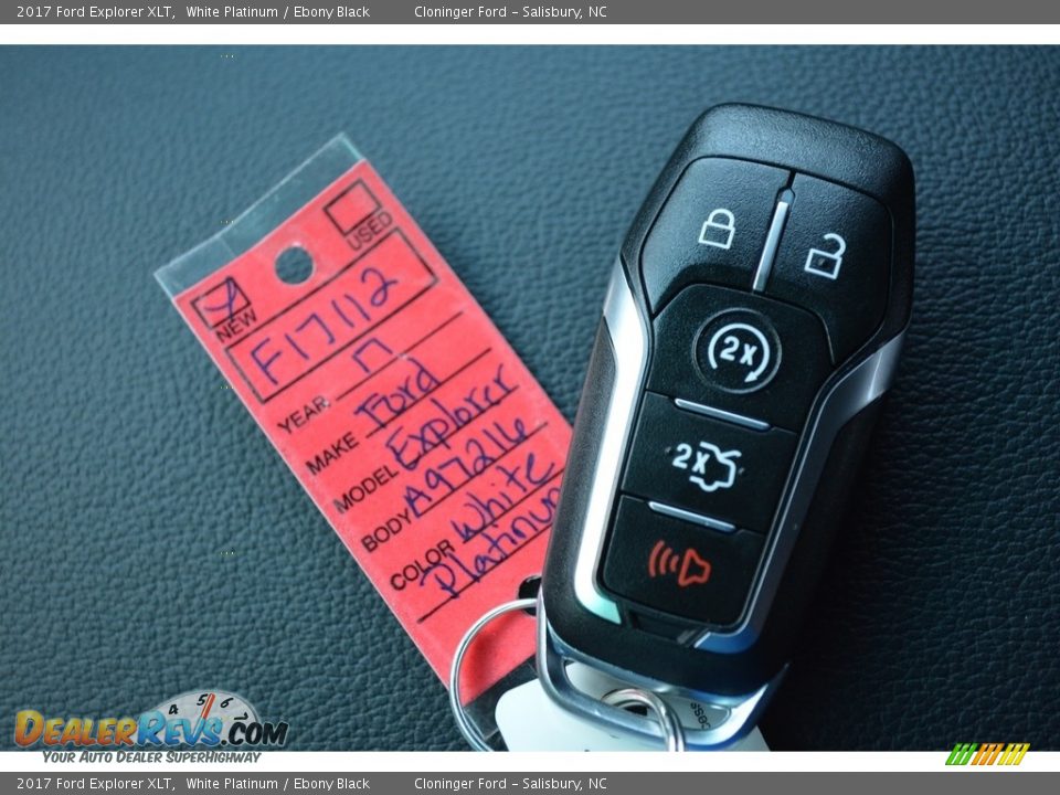 2017 Ford Explorer XLT White Platinum / Ebony Black Photo #22