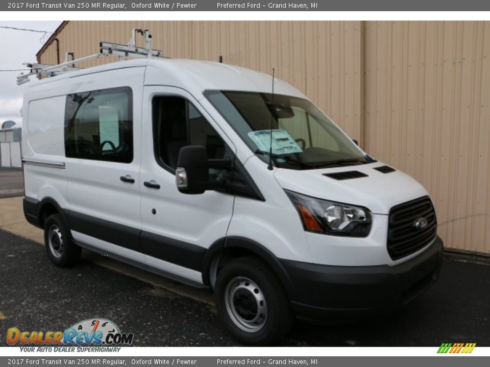 Front 3/4 View of 2017 Ford Transit Van 250 MR Regular Photo #10