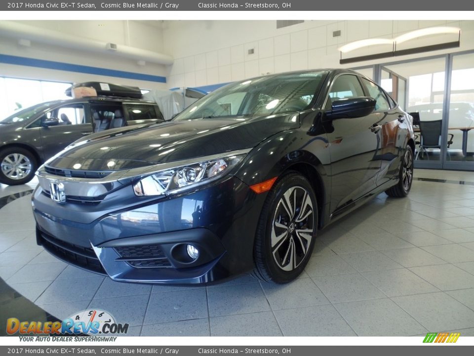 Front 3/4 View of 2017 Honda Civic EX-T Sedan Photo #1