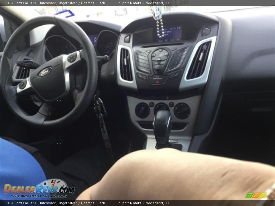 2014 Ford Focus SE Hatchback Ingot Silver / Charcoal Black Photo #8