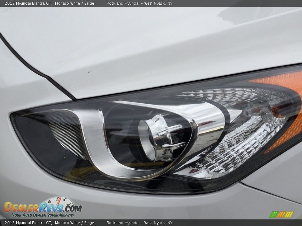 2013 Hyundai Elantra GT Monaco White / Beige Photo #30