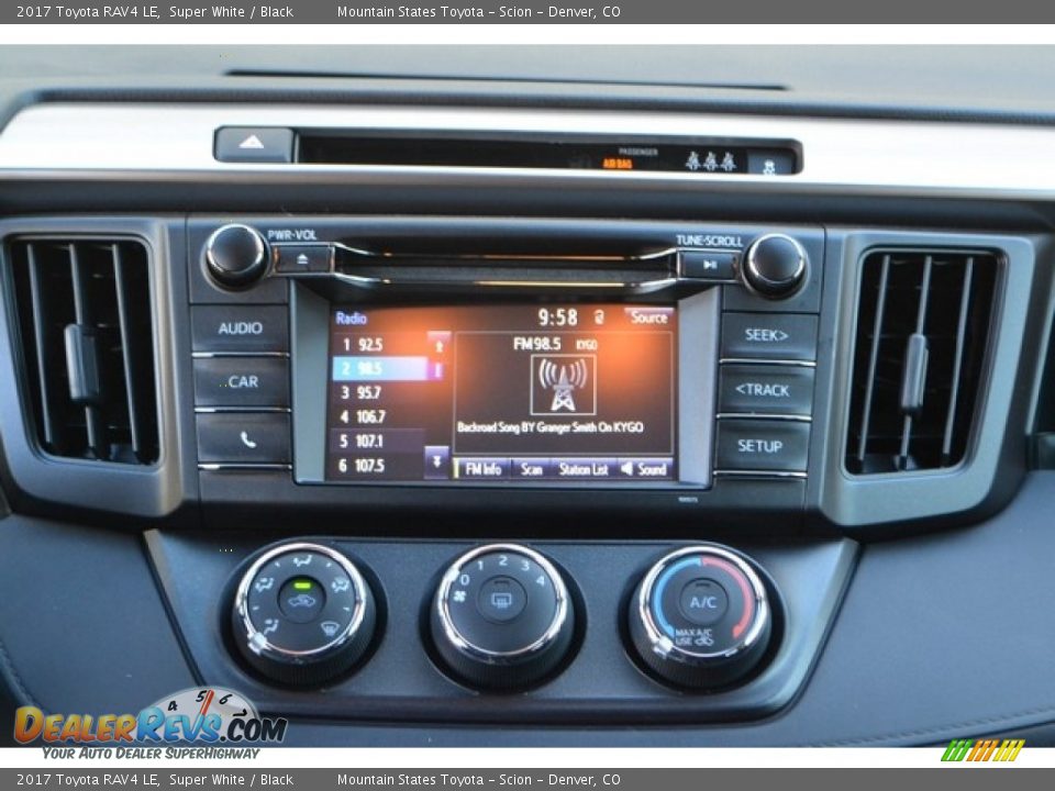 2017 Toyota RAV4 LE Super White / Black Photo #6