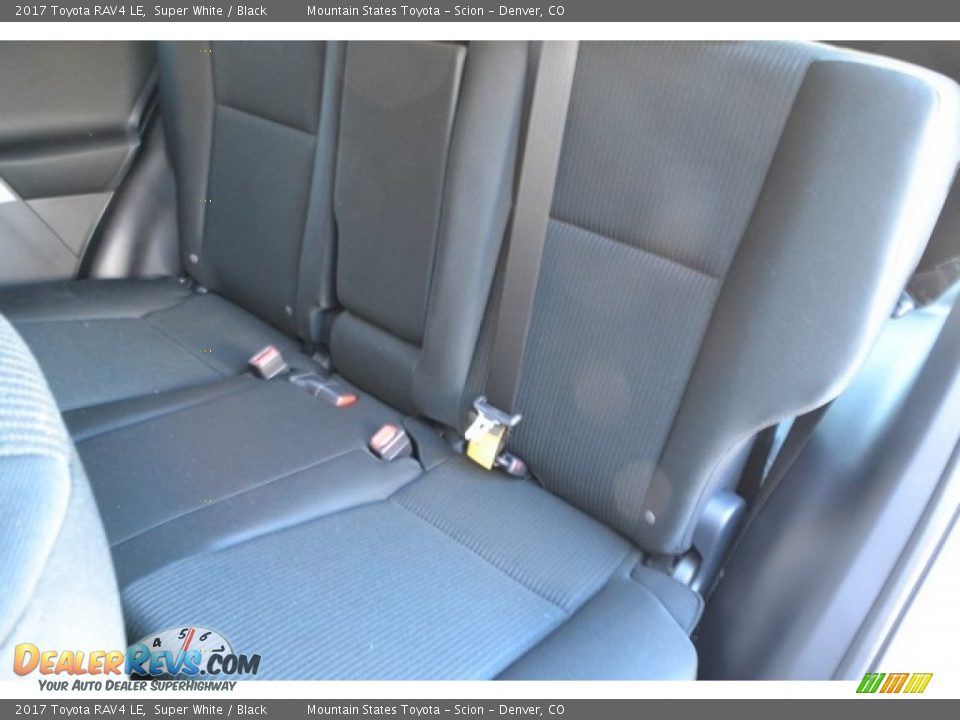 2017 Toyota RAV4 LE Super White / Black Photo #7