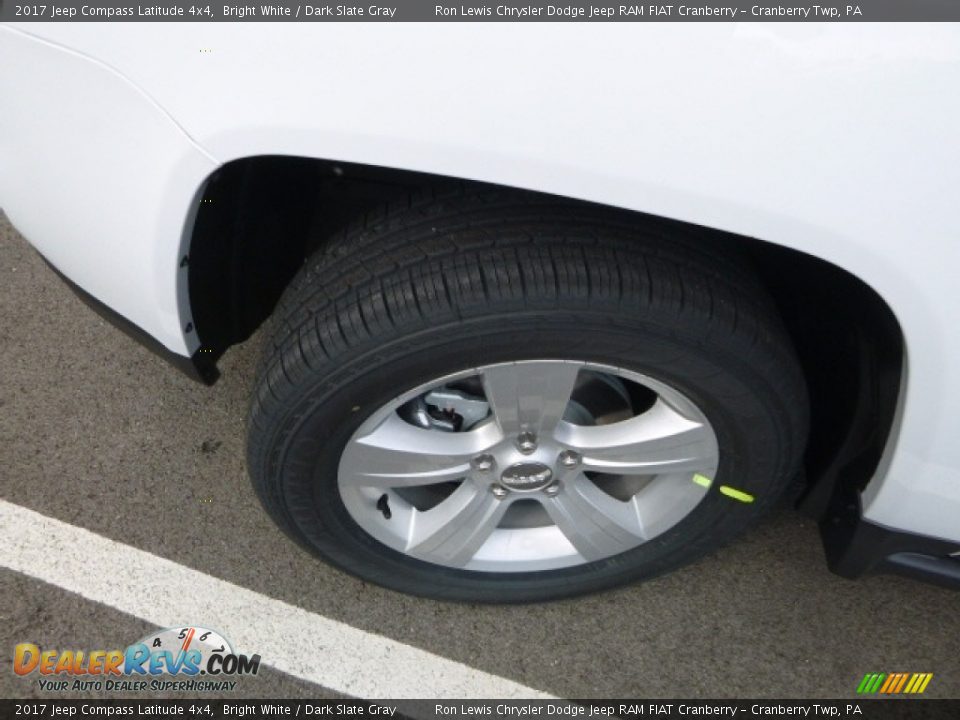 2017 Jeep Compass Latitude 4x4 Bright White / Dark Slate Gray Photo #2