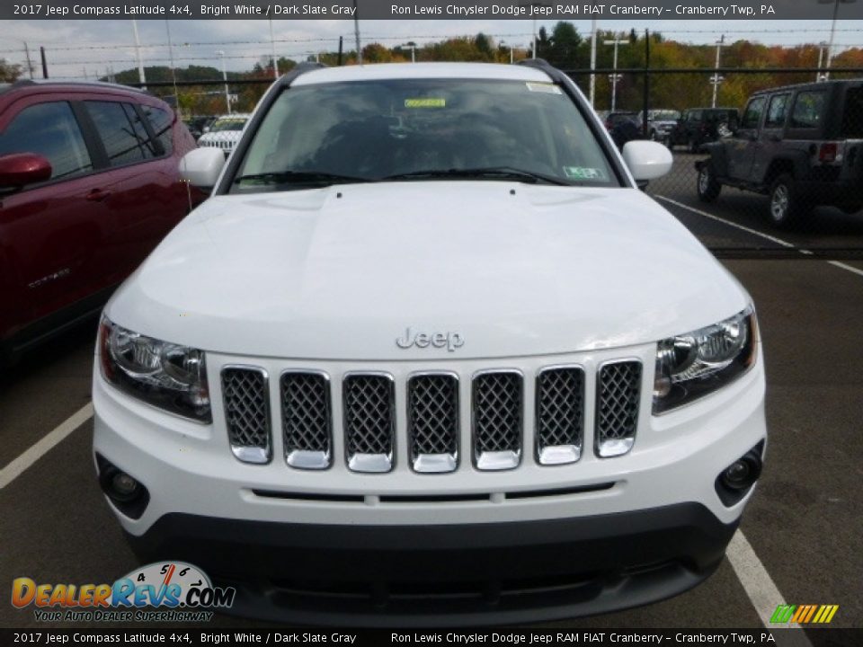 2017 Jeep Compass Latitude 4x4 Bright White / Dark Slate Gray Photo #11