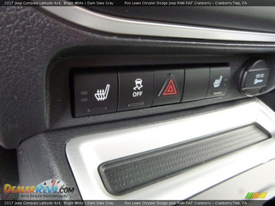 2017 Jeep Compass Latitude 4x4 Bright White / Dark Slate Gray Photo #16