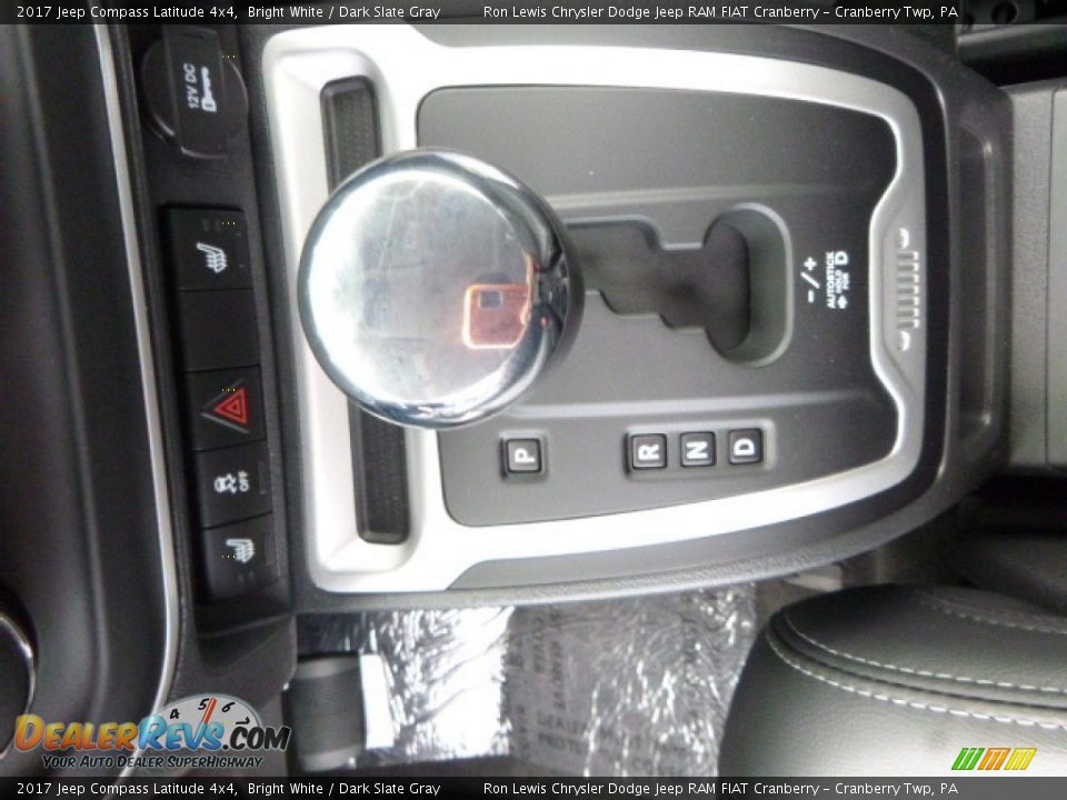 2017 Jeep Compass Latitude 4x4 Bright White / Dark Slate Gray Photo #17