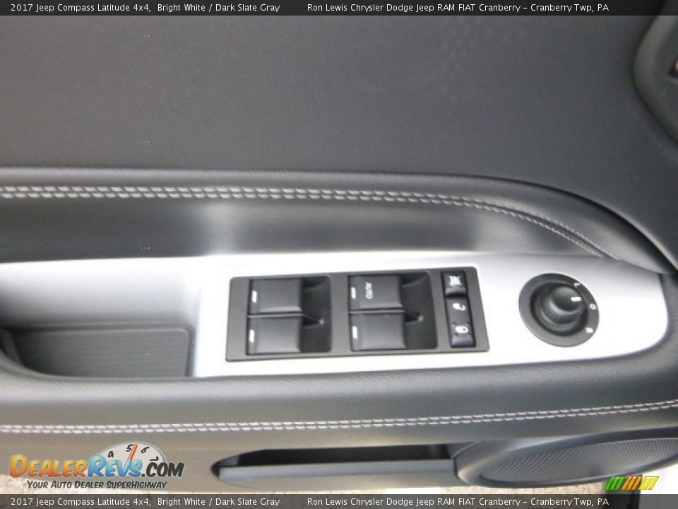 2017 Jeep Compass Latitude 4x4 Bright White / Dark Slate Gray Photo #20