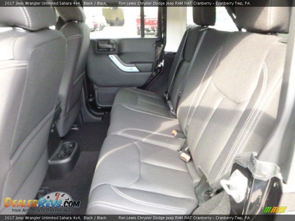 2017 Jeep Wrangler Unlimited Sahara 4x4 Black / Black Photo #4