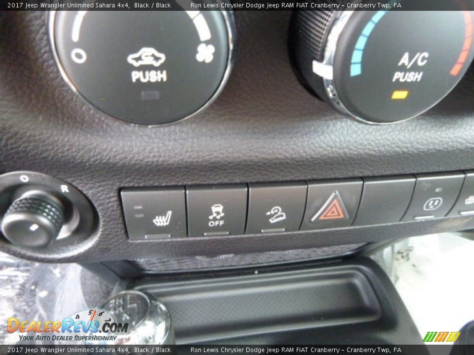 2017 Jeep Wrangler Unlimited Sahara 4x4 Black / Black Photo #17