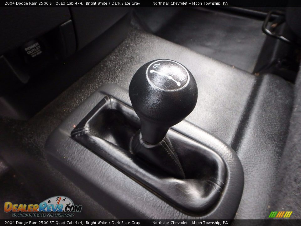 2004 Dodge Ram 2500 ST Quad Cab 4x4 Bright White / Dark Slate Gray Photo #12