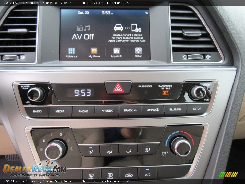 Controls of 2017 Hyundai Sonata SE Photo #26