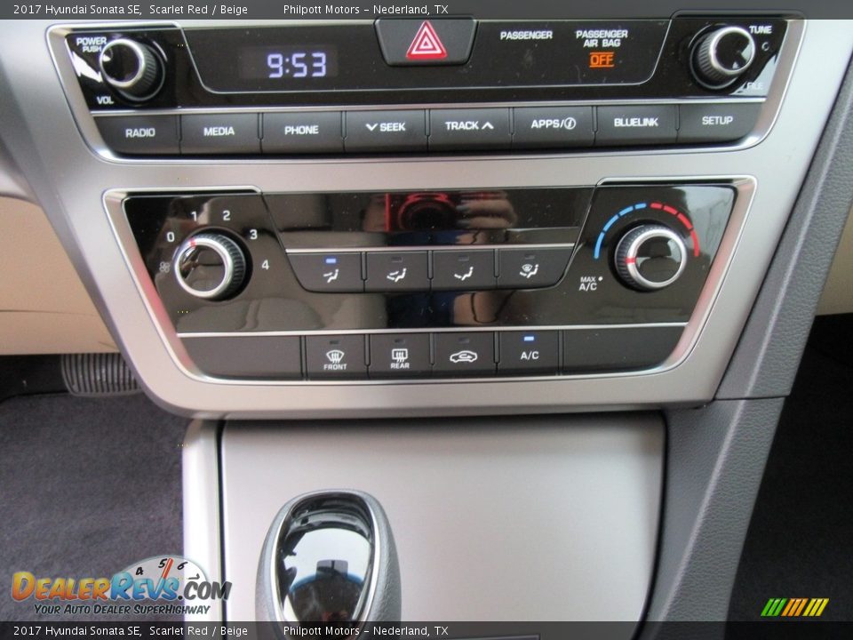 Controls of 2017 Hyundai Sonata SE Photo #27