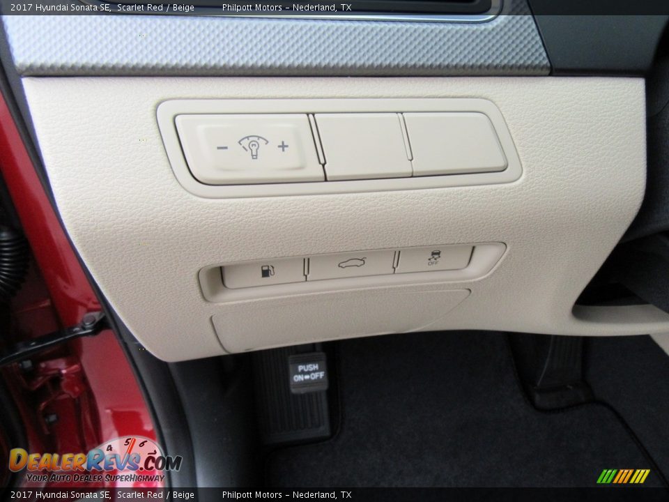Controls of 2017 Hyundai Sonata SE Photo #31