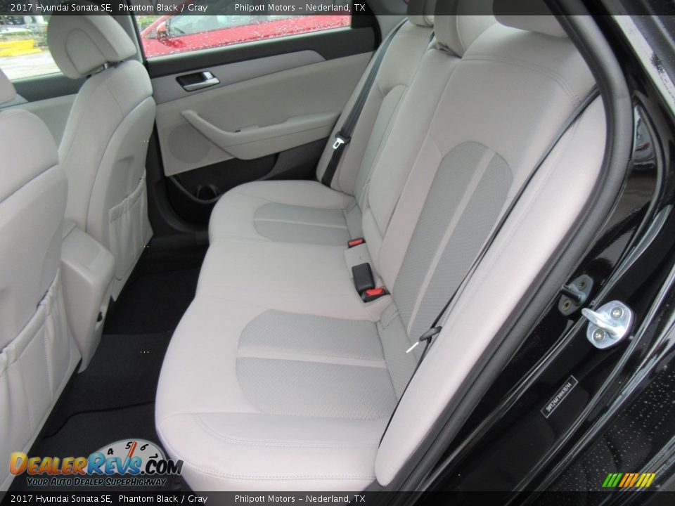 Rear Seat of 2017 Hyundai Sonata SE Photo #17