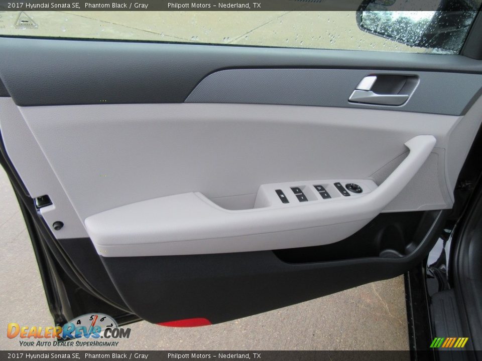 Door Panel of 2017 Hyundai Sonata SE Photo #18
