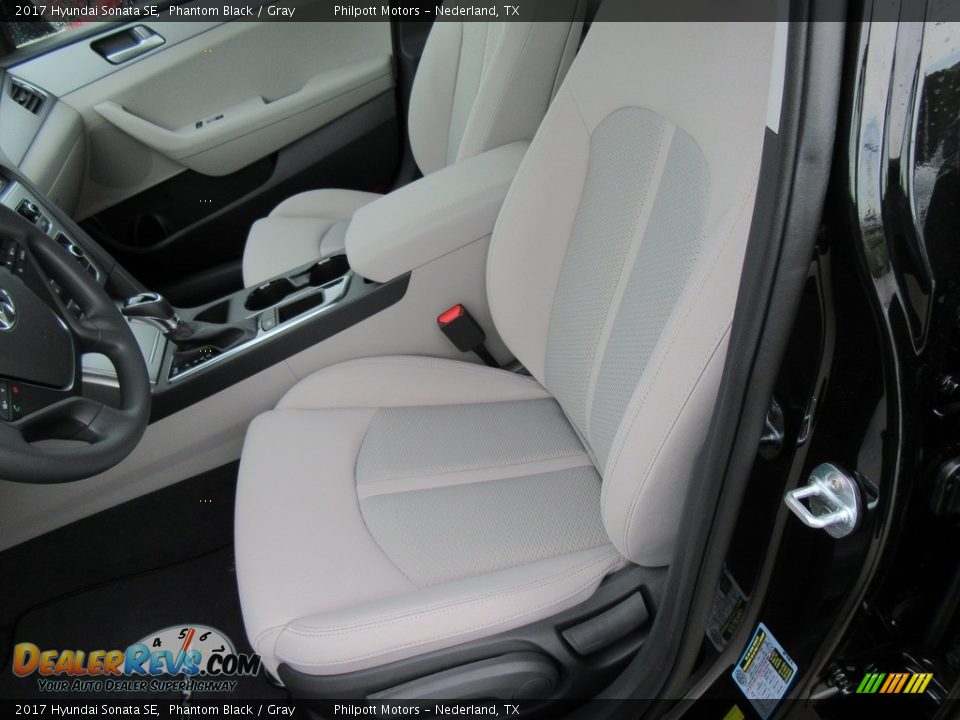 Front Seat of 2017 Hyundai Sonata SE Photo #20