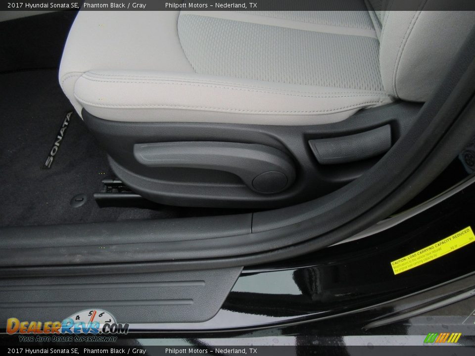 Front Seat of 2017 Hyundai Sonata SE Photo #21