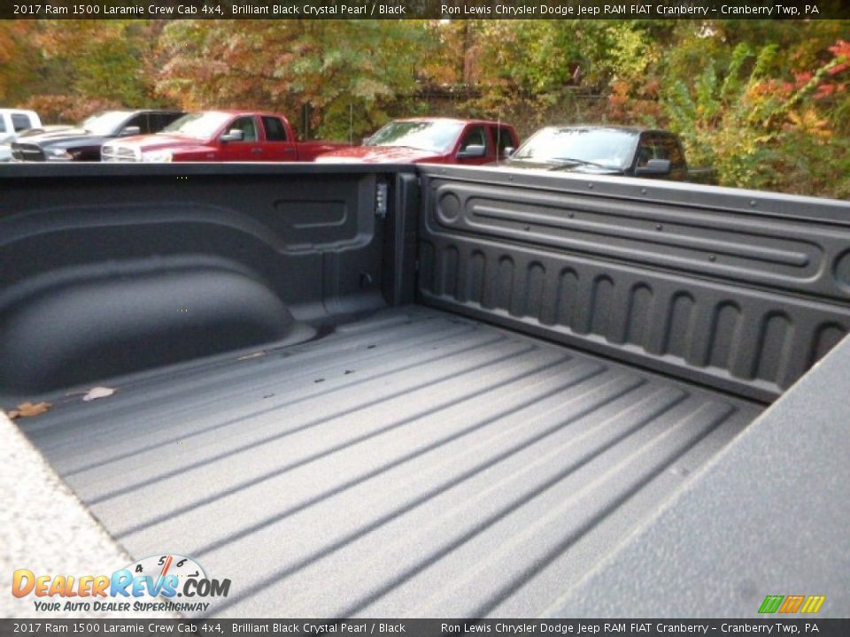 2017 Ram 1500 Laramie Crew Cab 4x4 Brilliant Black Crystal Pearl / Black Photo #4