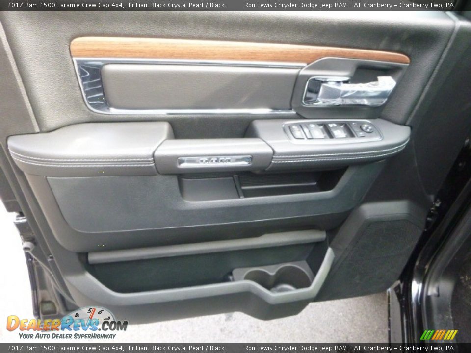 2017 Ram 1500 Laramie Crew Cab 4x4 Brilliant Black Crystal Pearl / Black Photo #15