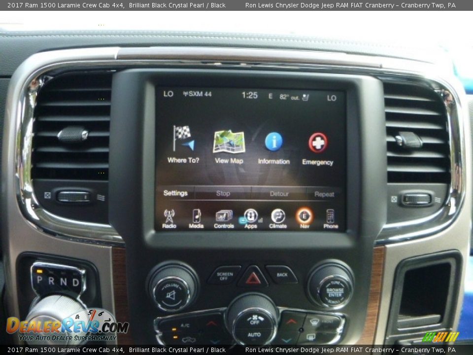 2017 Ram 1500 Laramie Crew Cab 4x4 Brilliant Black Crystal Pearl / Black Photo #17