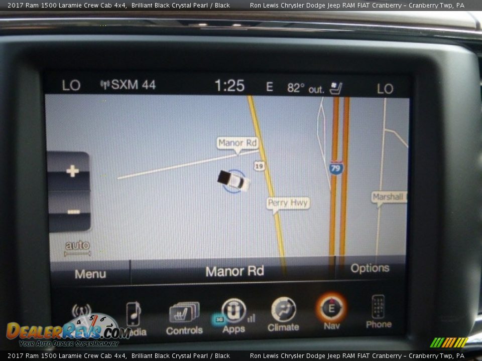 2017 Ram 1500 Laramie Crew Cab 4x4 Brilliant Black Crystal Pearl / Black Photo #18