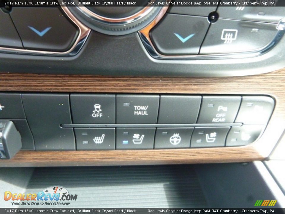 2017 Ram 1500 Laramie Crew Cab 4x4 Brilliant Black Crystal Pearl / Black Photo #20