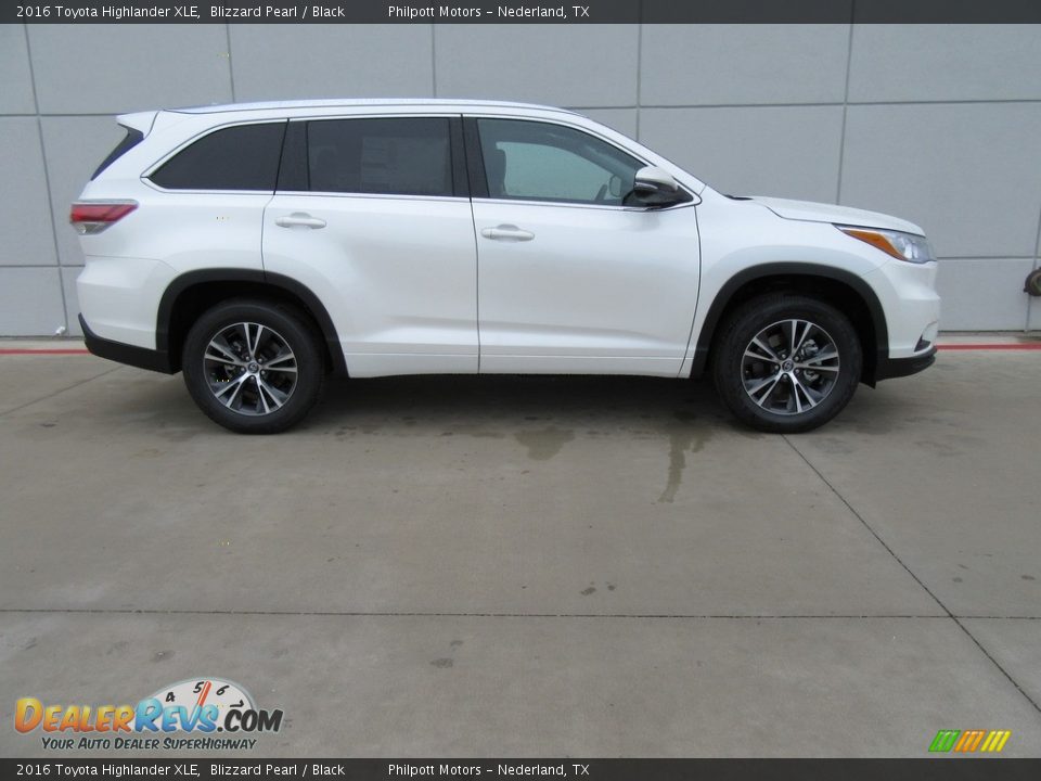 2016 Toyota Highlander XLE Blizzard Pearl / Black Photo #3