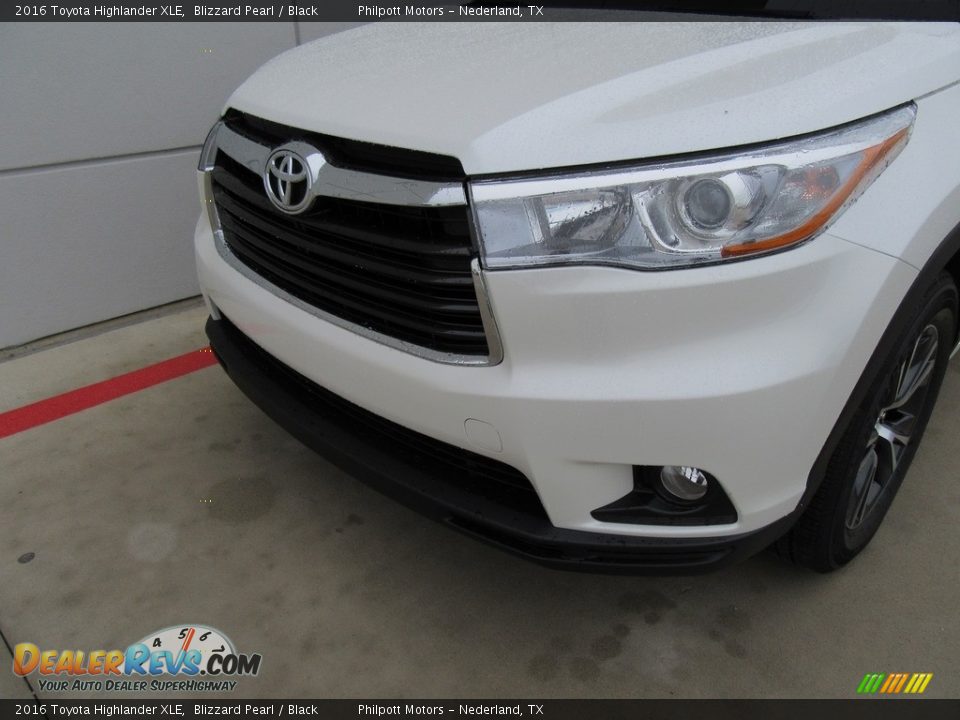 2016 Toyota Highlander XLE Blizzard Pearl / Black Photo #10