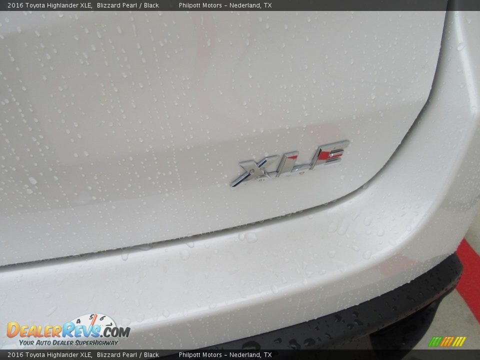 2016 Toyota Highlander XLE Blizzard Pearl / Black Photo #14