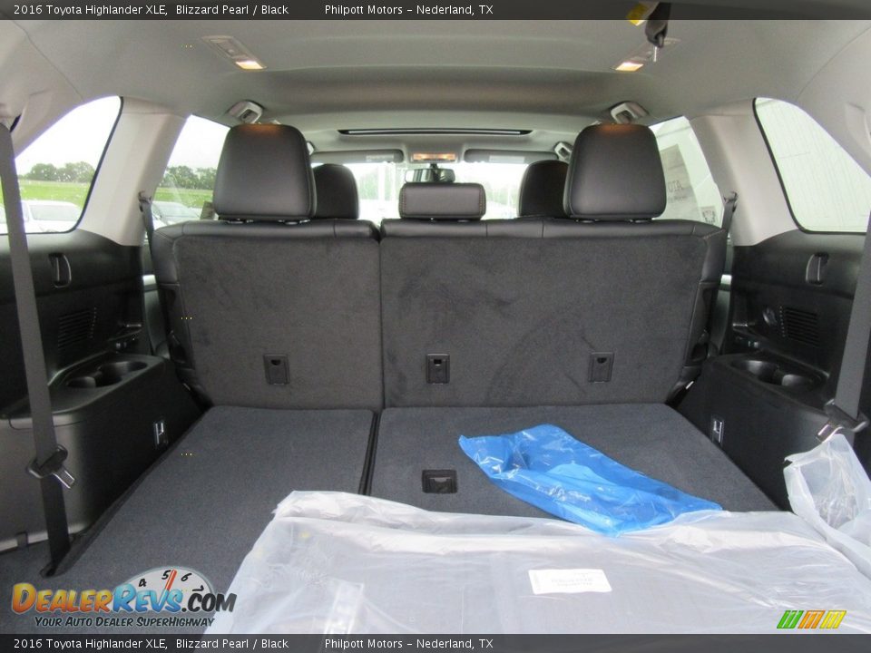 2016 Toyota Highlander XLE Blizzard Pearl / Black Photo #16