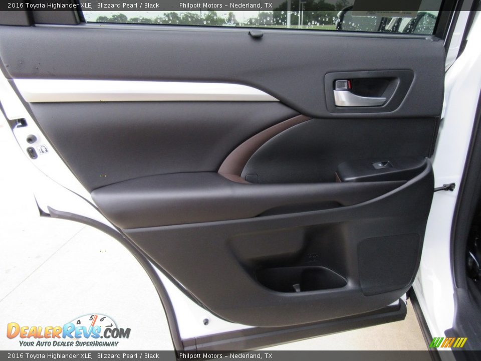 2016 Toyota Highlander XLE Blizzard Pearl / Black Photo #18