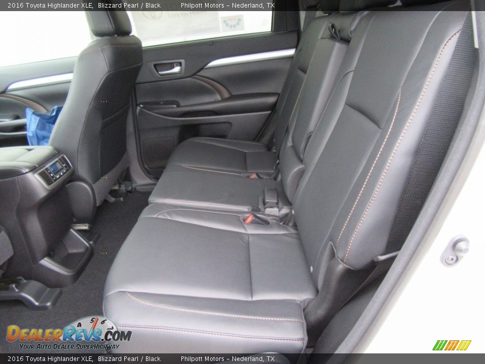 2016 Toyota Highlander XLE Blizzard Pearl / Black Photo #19